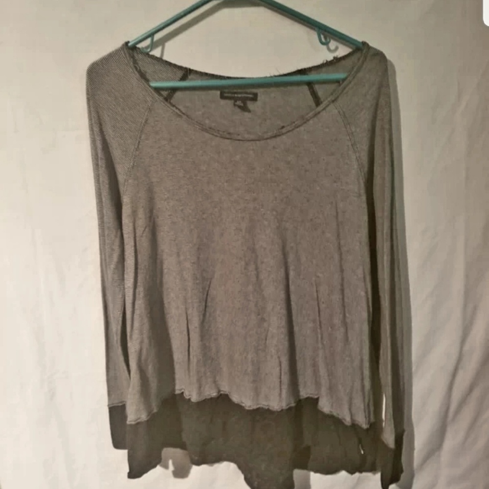 AEO looking sleeve shirt
